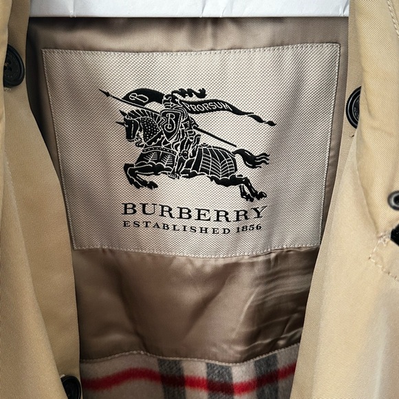 Men’s Burberry trench with removable insert. Size 54R. Good condition - Picture 3 of 7